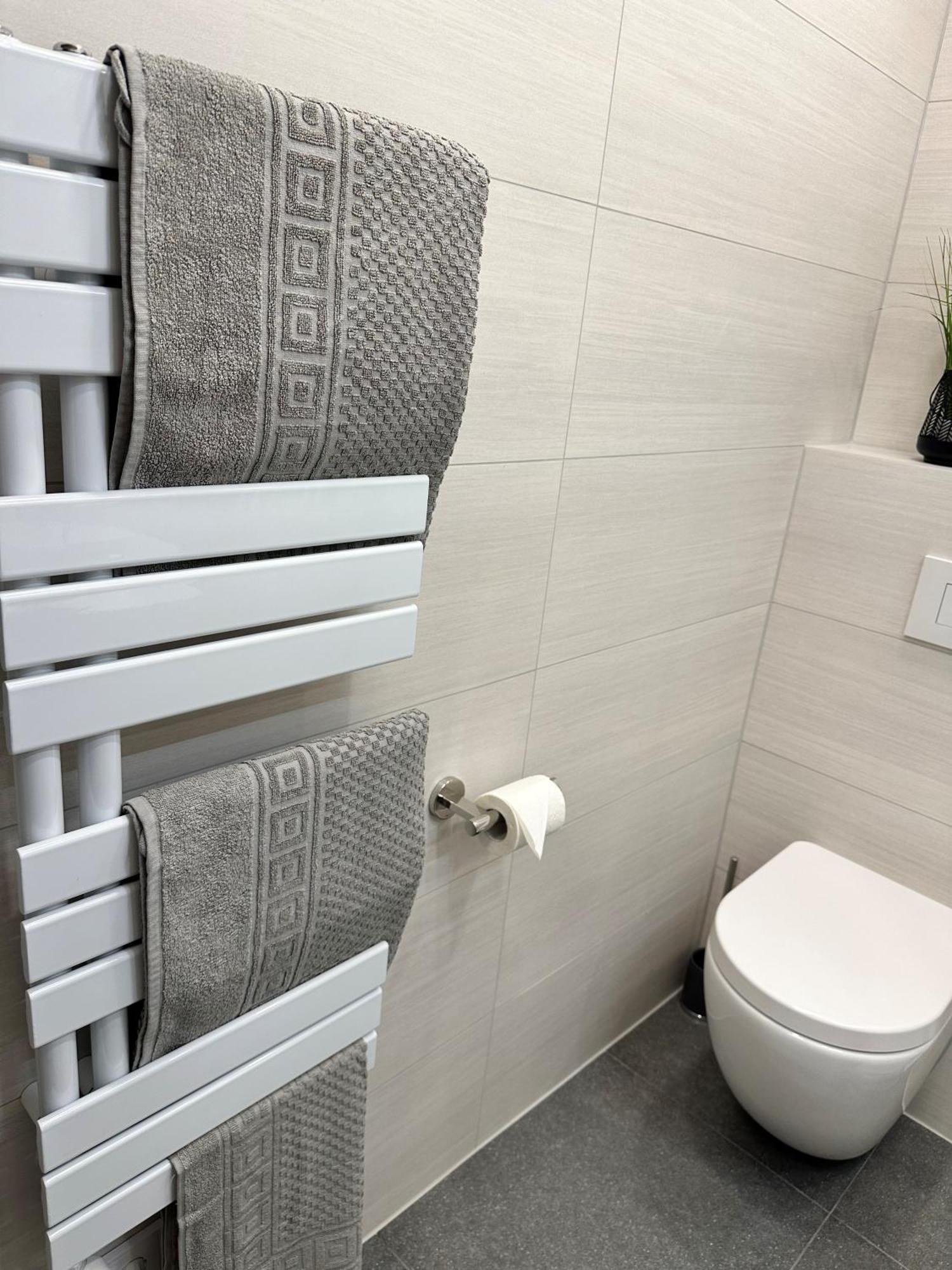 Fewo Sky21 * Langen Exklusives Appartment Vollausstattung / Zentrale Lage *Neu* Екстер'єр фото
